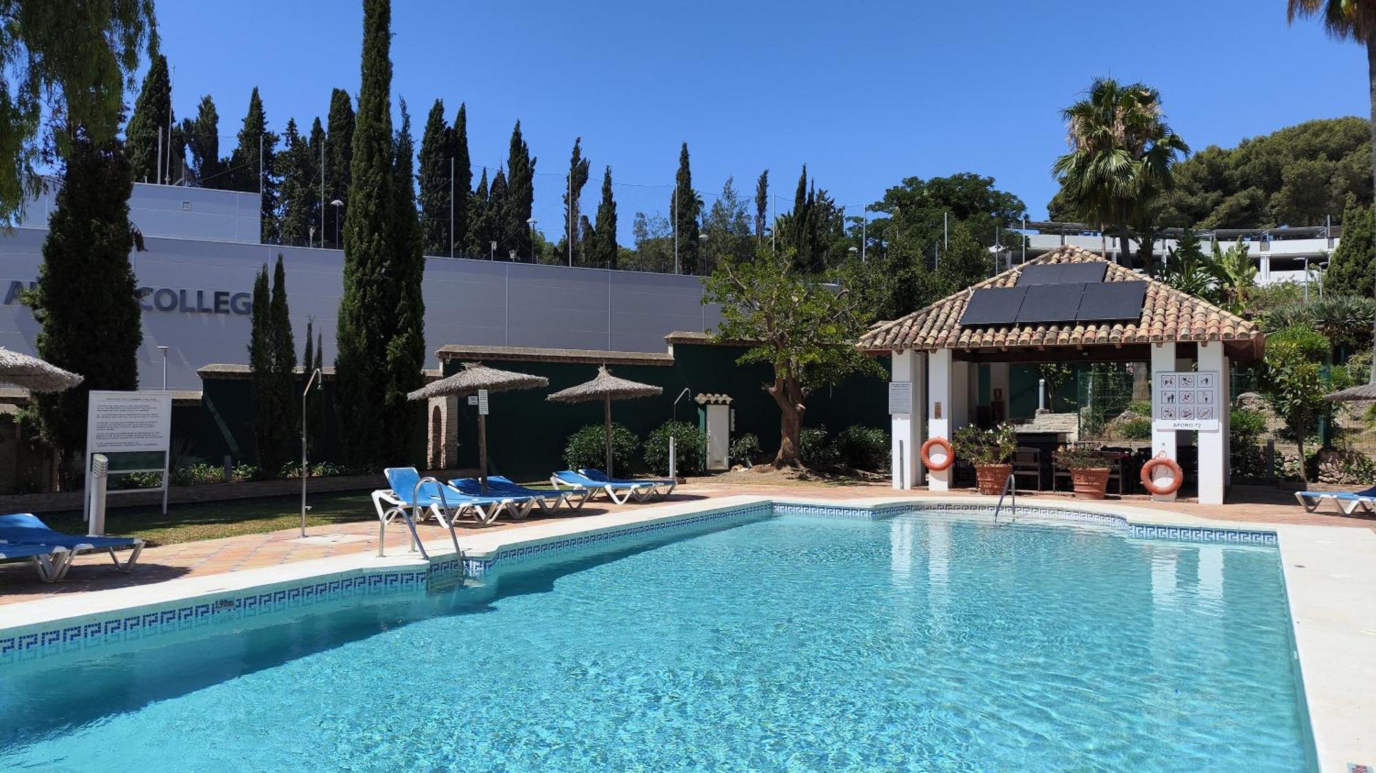 Apartament Pinos Aloha *